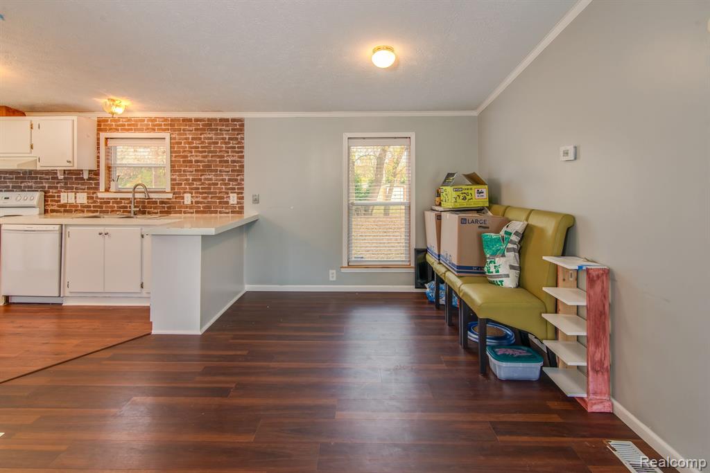 2421 Gibson Road Grand Blanc, MI 48439 - Photo 5 of 20 Gallery Image 5
