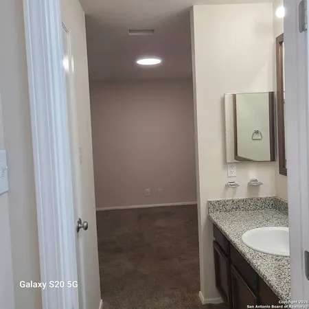 $949 | 10527 Perrin Beitel, Unit A108, San Antonio, TX 78217