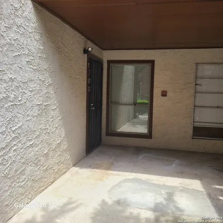 $949 | 10527 Perrin Beitel, Unit A108, San Antonio, TX 78217