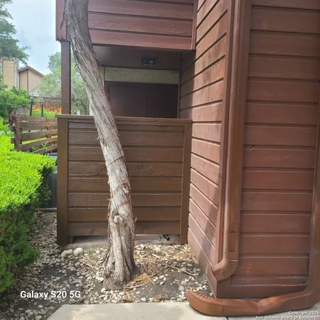 $949 | 10527 Perrin Beitel, Unit A108, San Antonio, TX 78217