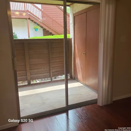 $949 | 10527 Perrin Beitel, Unit A108, San Antonio, TX 78217