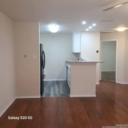 $949 | 10527 Perrin Beitel, Unit A108, San Antonio, TX 78217