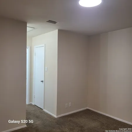 $949 | 10527 Perrin Beitel, Unit A108, San Antonio, TX 78217