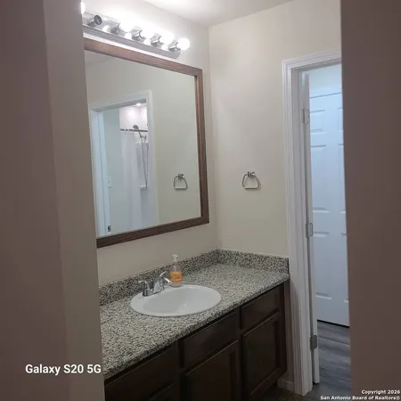 $949 | 10527 Perrin Beitel, Unit A108, San Antonio, TX 78217