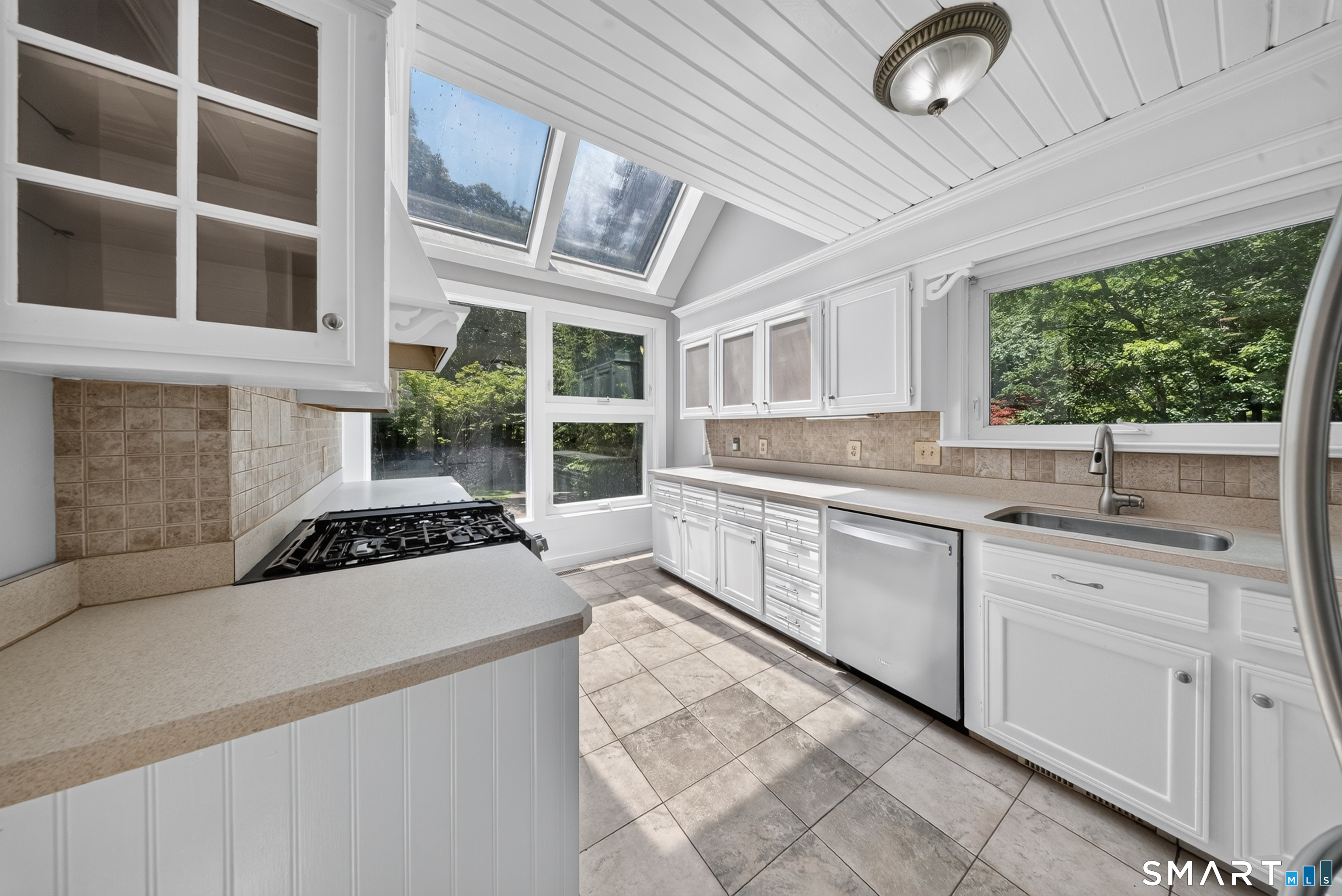 119 Peaceable Street Redding, CT 06896 - Photo 7 of 40