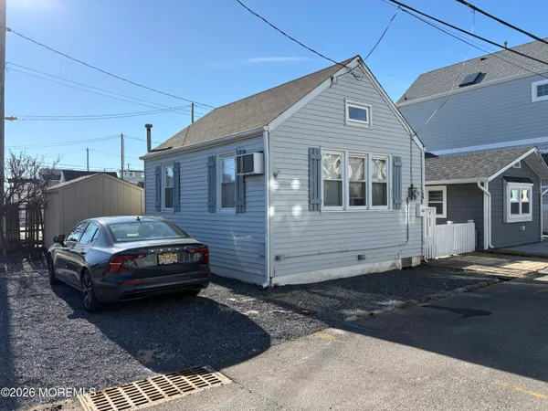 $319,900 | 10 West Rutherford Lane, Lavallette, NJ 08735
