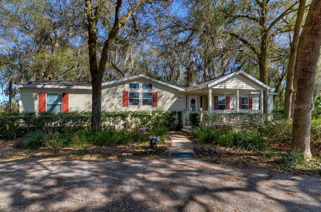 9856 Brantley Road Lithia, FL 33547 - Photo 1 of 1 Looking for a tranquil slice of heaven tucked away from the hustle & bustle? Look NO further!