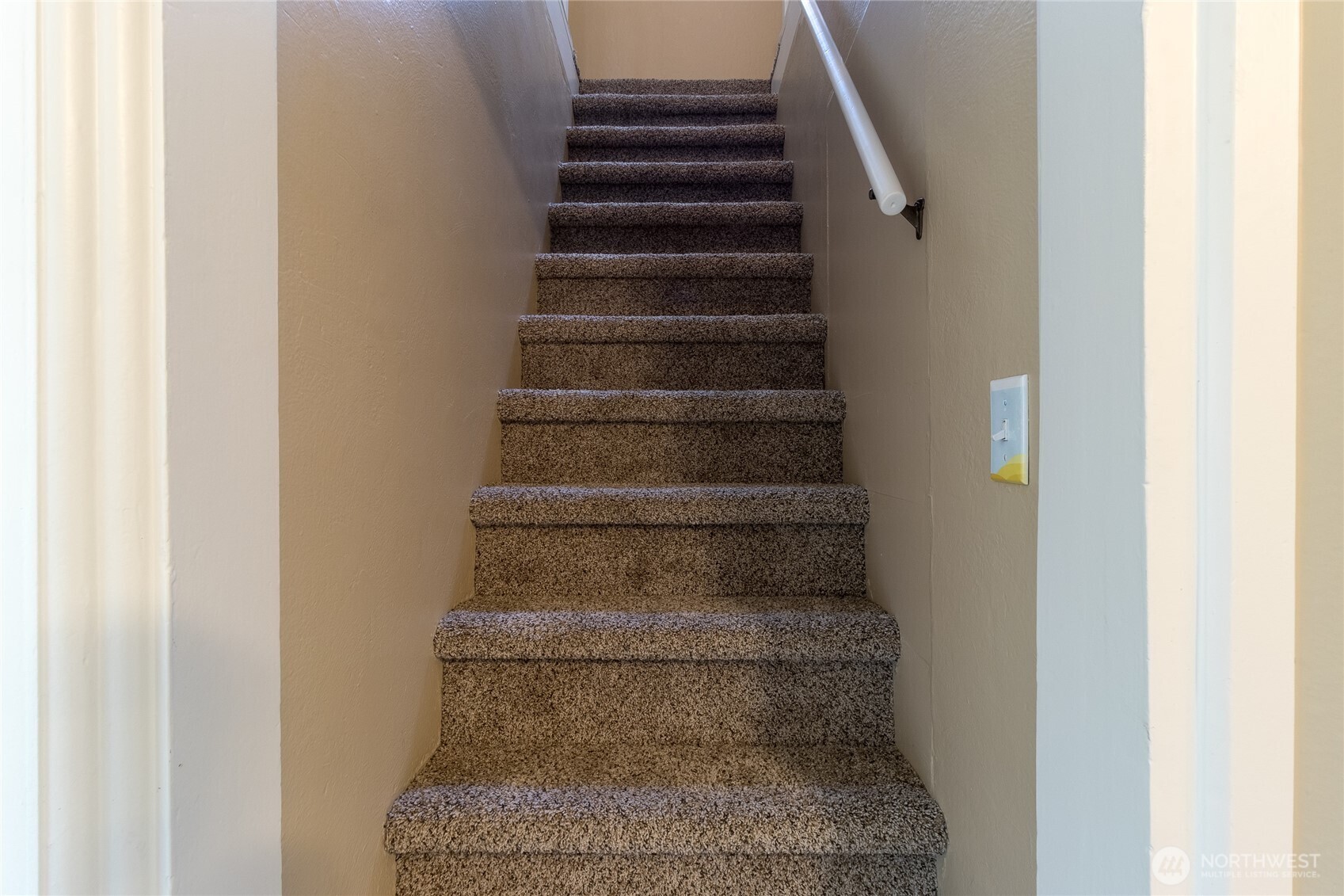 627 Juniper Street Walla Walla, WA 99362 - Photo 19 of 29 a view of entryway