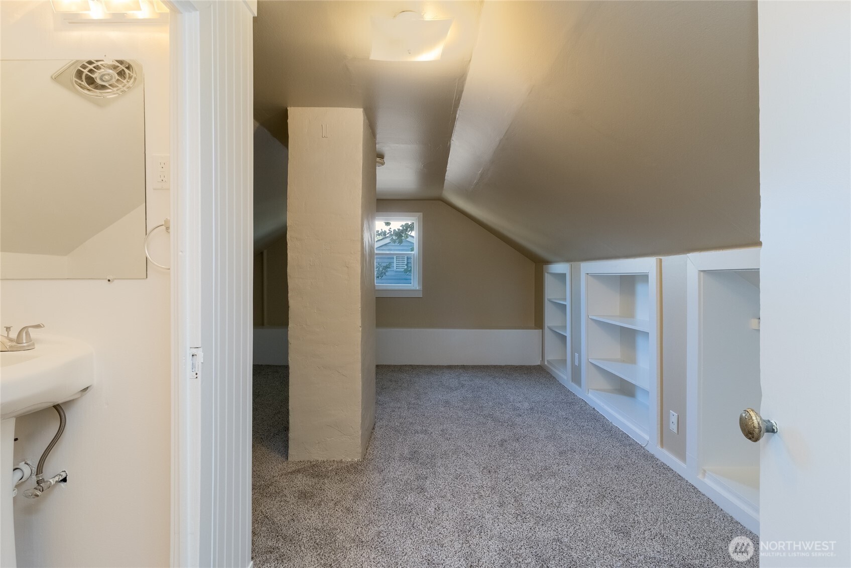 627 Juniper Street Walla Walla, WA 99362 - Photo 22 of 29 a view of an empty room