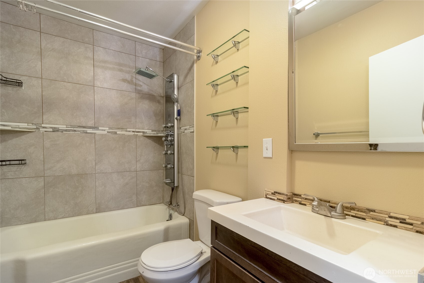 627 Juniper Street Walla Walla, WA 99362 - Photo 10 of 29 a bathroom with a sink a toilet and shower