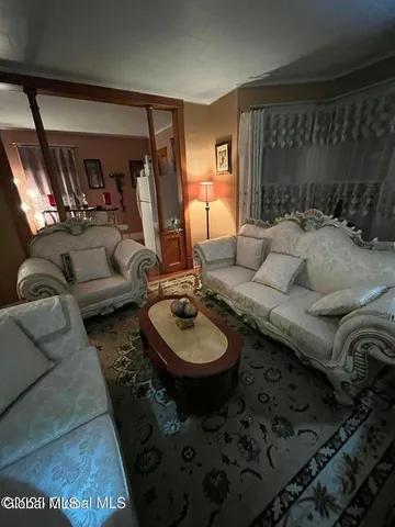 $1,800 | 240-242 Vrooman Avenue, Unit 2, Amsterdam, NY 12010