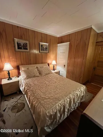 $1,800 | 240-242 Vrooman Avenue, Unit 2, Amsterdam, NY 12010