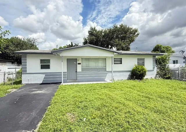 $2,200 | 4231 Southwest 27th Street, West Park, FL 33023