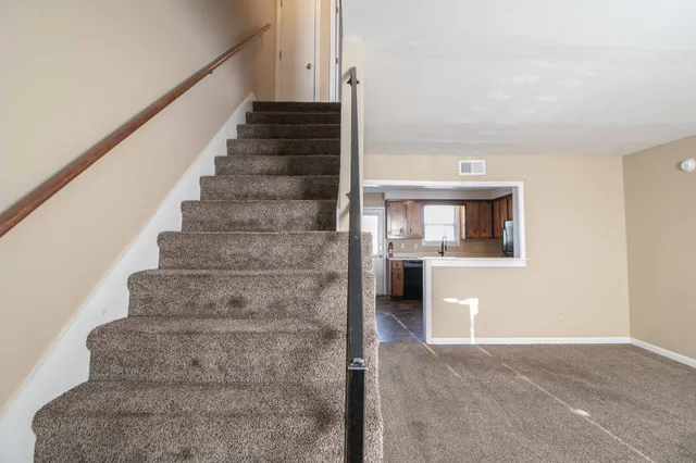 $830 | 363 Peabody Drive, Unit 2, Clarksville, TN 37042