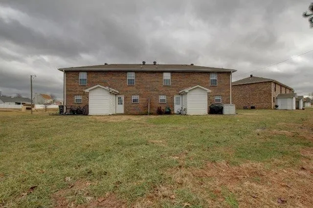 $830 | 363 Peabody Drive, Unit 2, Clarksville, TN 37042