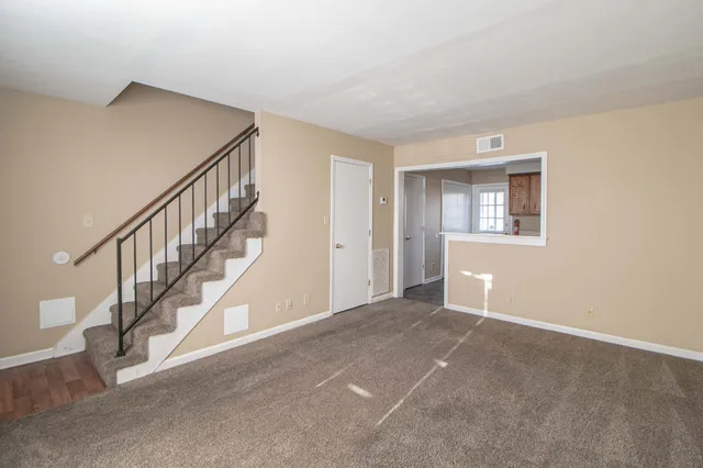 $830 | 363 Peabody Drive, Unit 2, Clarksville, TN 37042