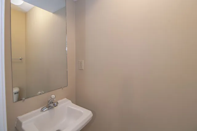 $830 | 363 Peabody Drive, Unit 2, Clarksville, TN 37042