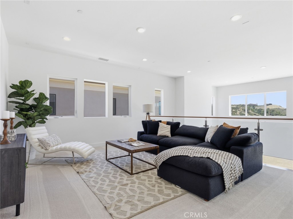 11850 Red Hawk Lane Porter Ranch, CA 91326 - Photo 24 of 51 Loft: Fernwood Italianate - The Ridge Collection at Bella Vista - Homesite 68