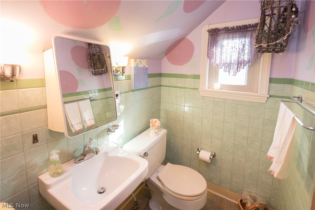 21871 Eaton Road Cleveland, OH 44126 - Photo 24 of 34 Gallery Image 24