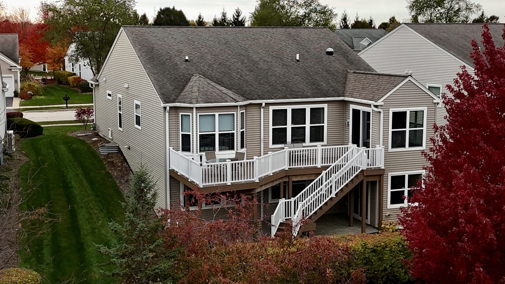 3001 Ravinia Circle Mundelein, IL 60060 - Photo 35 of 35 an aerial view of a house with a yard