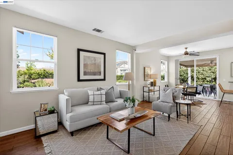 $575,000 | 1606 Regent Drive, Brentwood, CA 94513