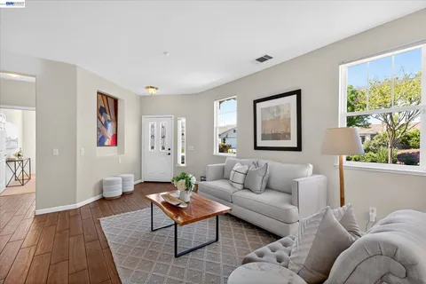 $575,000 | 1606 Regent Drive, Brentwood, CA 94513