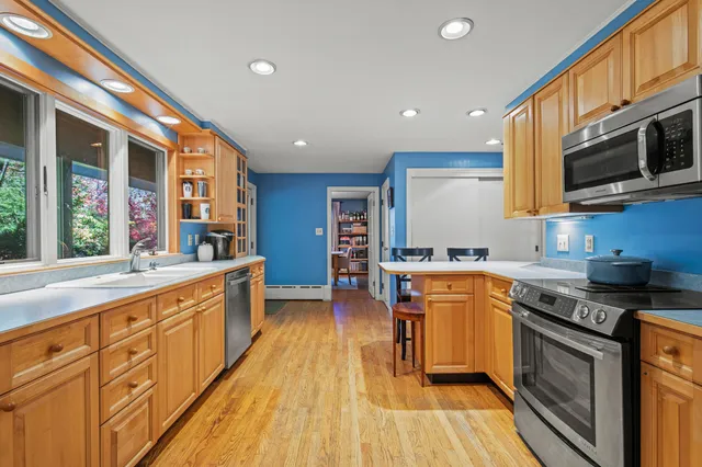 $689,000 | 24 Pineloch Drive, Portland, ME 04103