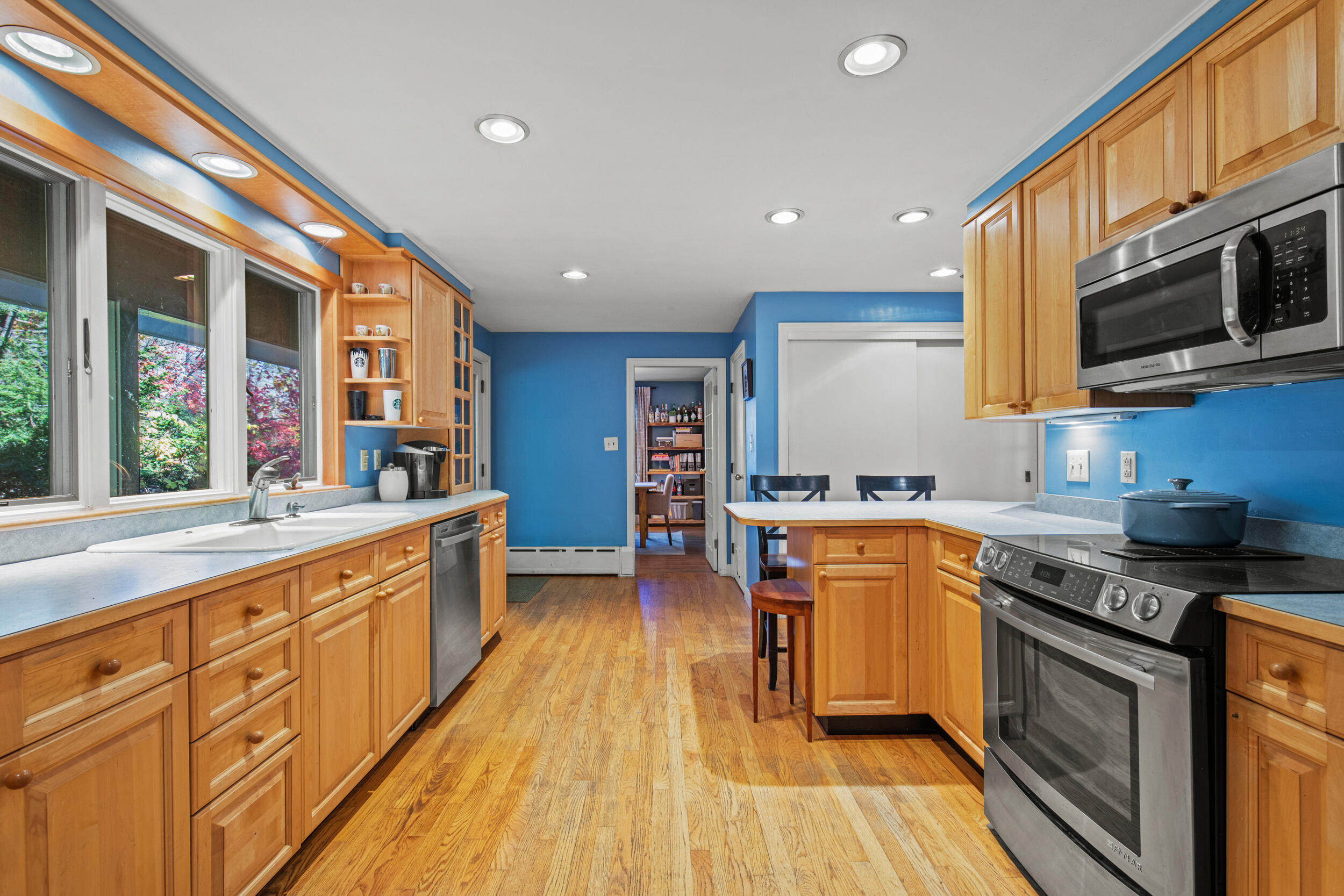 24 Pineloch Drive Portland, ME 04103 - Photo 16 of 33 24 pineloch portland-10