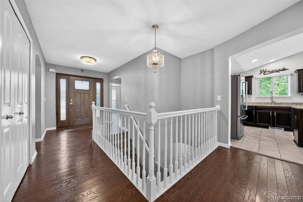 30278 Bradmore Road Warren, MI 48092 - Photo 6 of 28