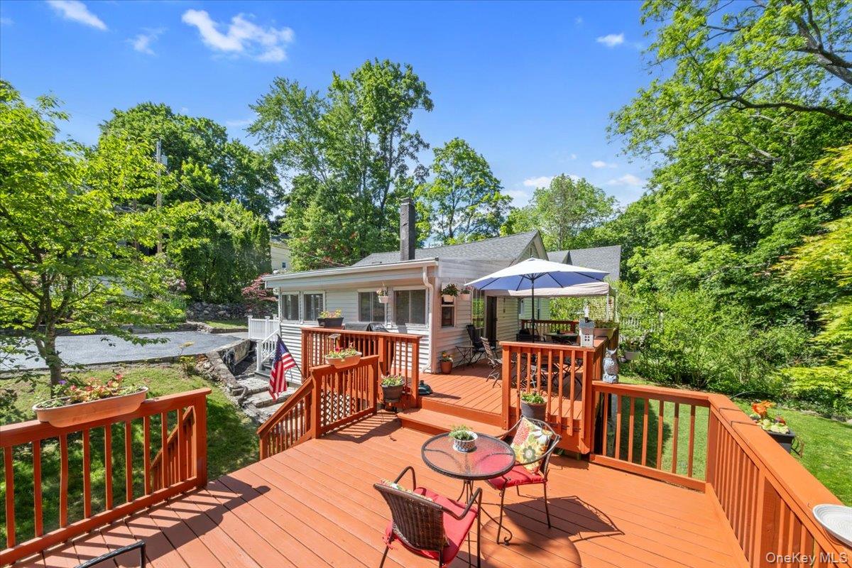 118 Hewitt Street Lake Peekskill, NY 10537 - Photo 4 of 48