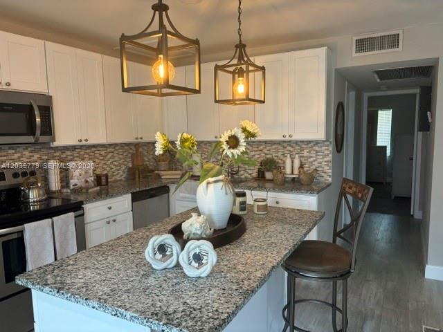 493 Fanshaw L, Unit 493 Boca Raton, FL 33434 - Photo 5 of 20