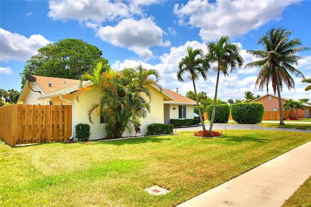 9520 Richmond Circle Boca Raton, FL 33434 - Photo 3 of 28 Photo 3