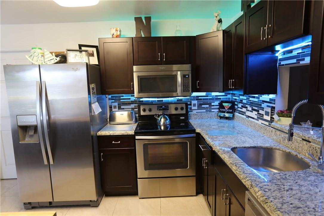 9520 Richmond Circle Boca Raton, FL 33434 - Photo 9 of 28 Photo 9