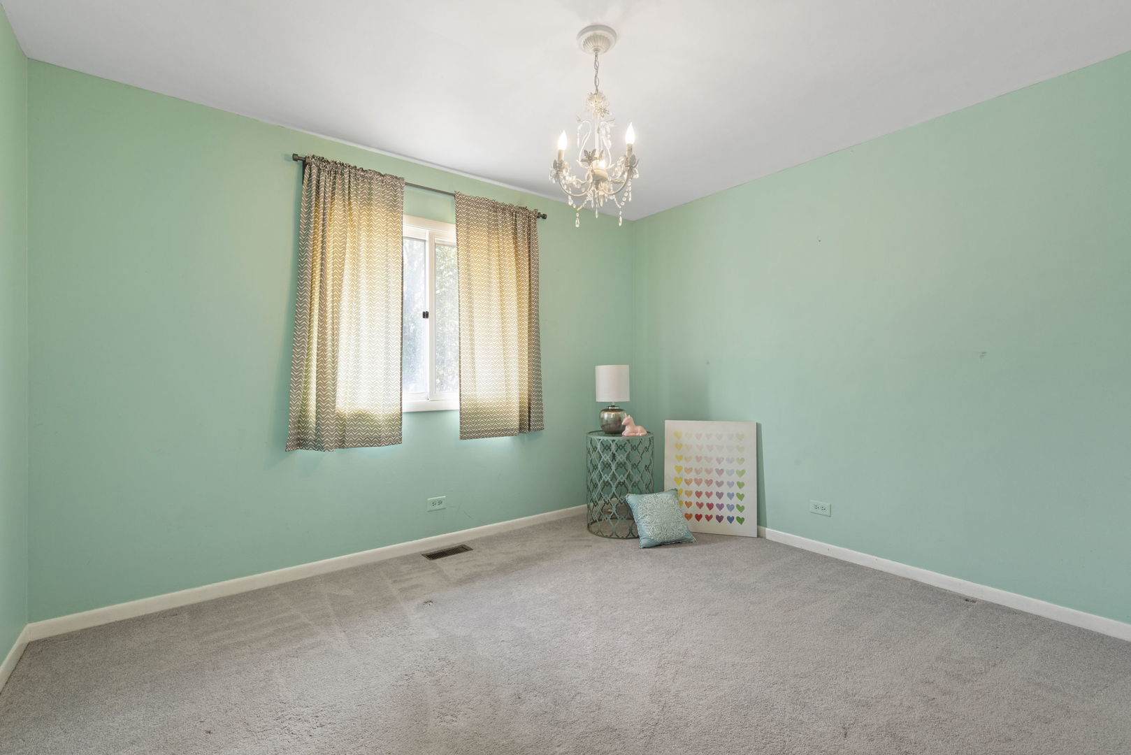 416 Swallow Lane Deerfield, IL 60015 - Photo 17 of 31 a view of room with window and ceiling fan
