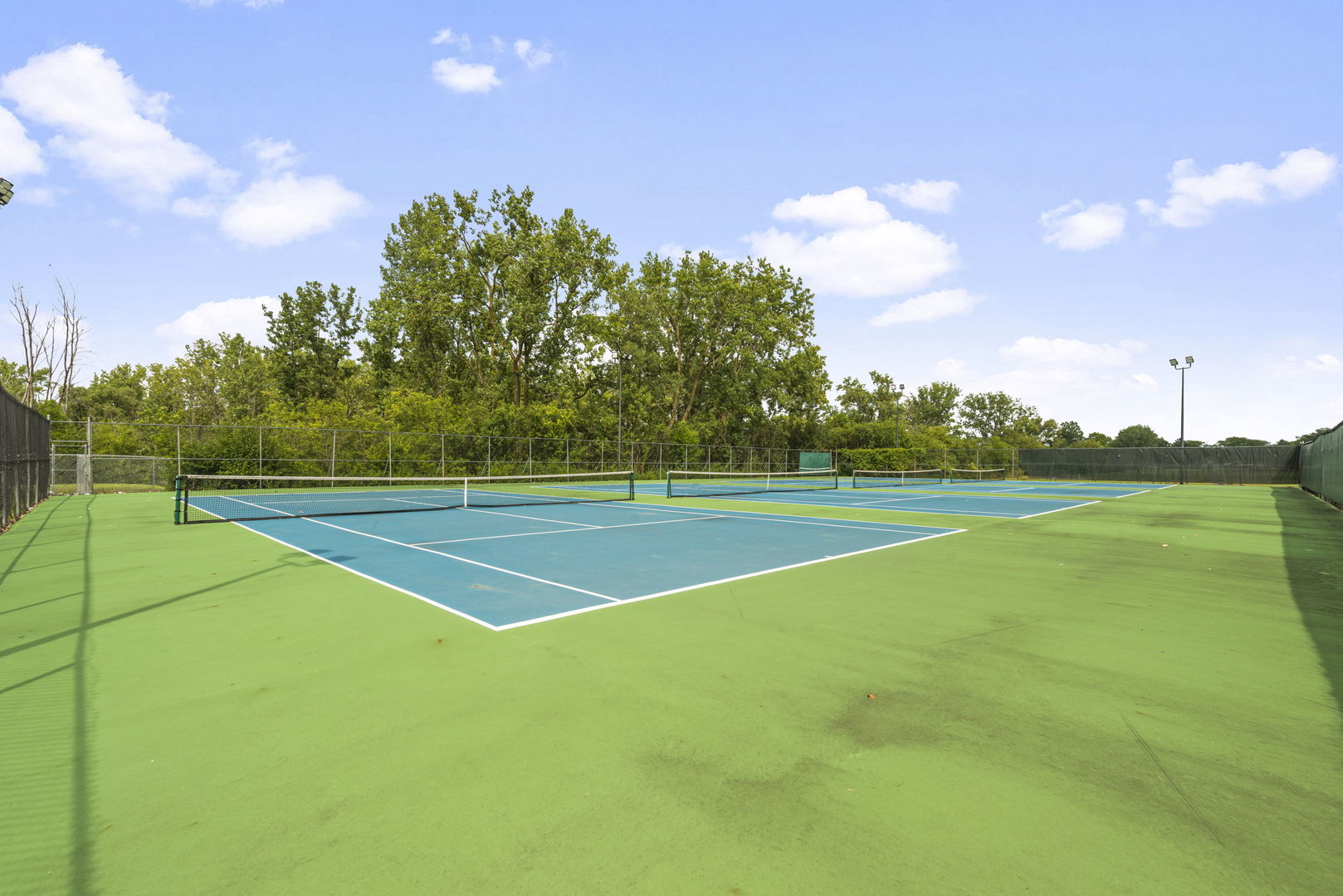 416 Swallow Lane Deerfield, IL 60015 - Photo 27 of 31 a view of a tennis court