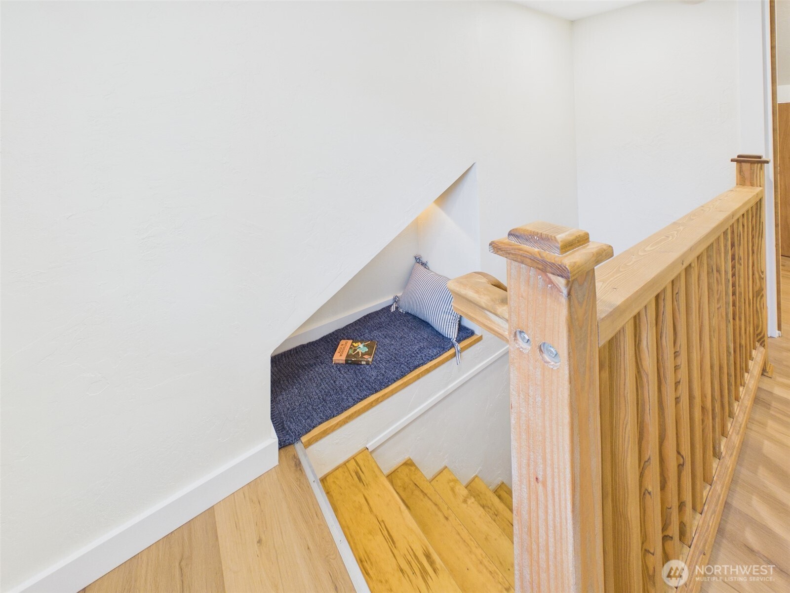 481 Kirkland Road Chehalis, WA 98532 - Photo 29 of 40 a view of entryway and kitchen