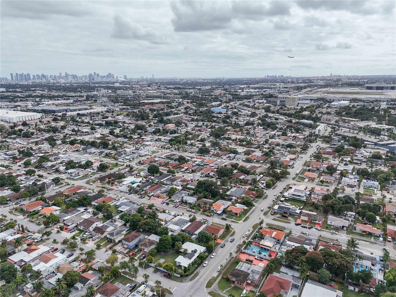 591 Southeast 5th Street Hialeah, FL 33010 - Photo 5 of 45