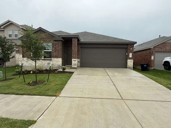 $2,395 | 216 Herald Drive, Hutto, TX 78634