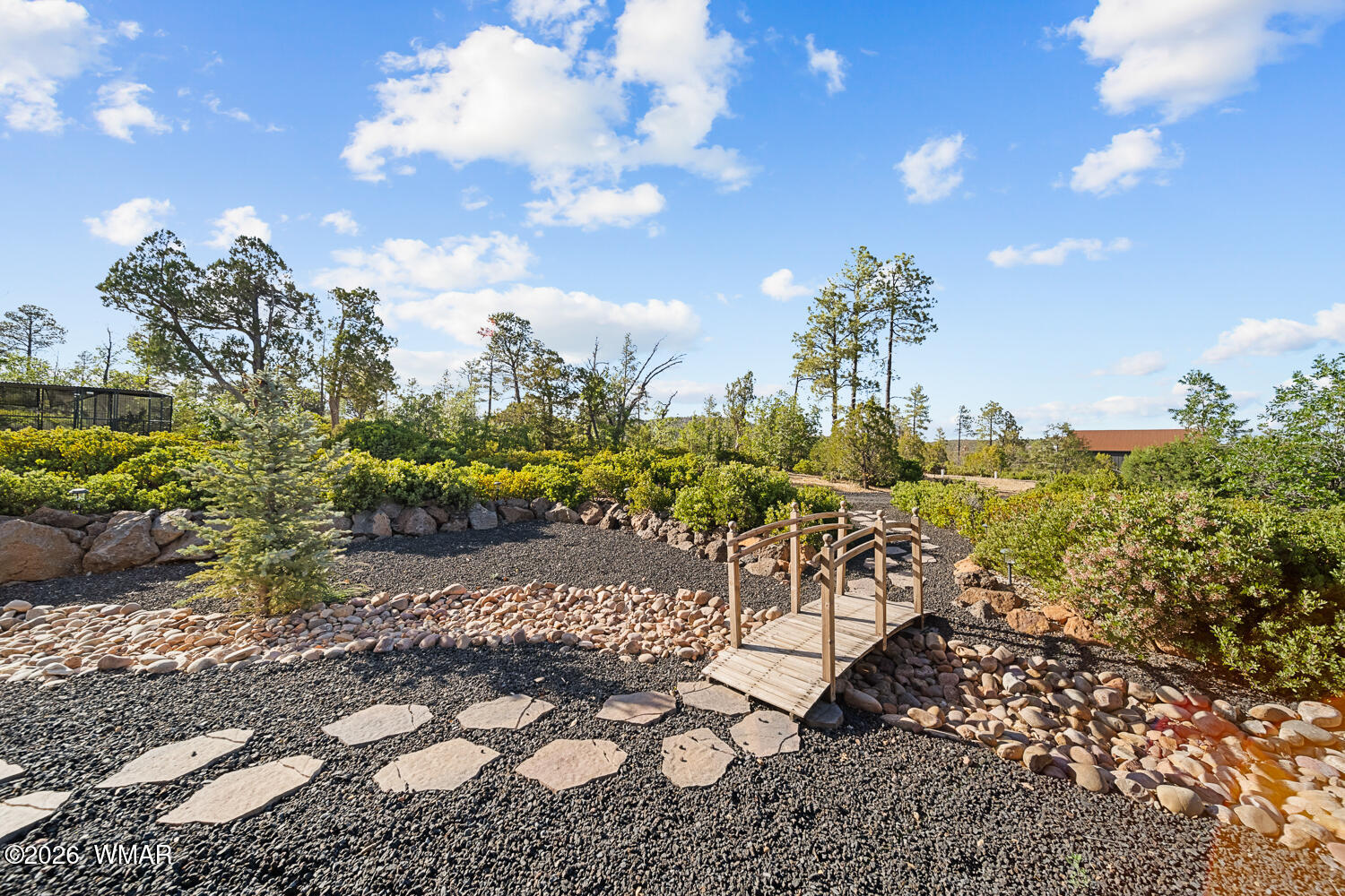 512 Fieldy Road Show Low, AZ 85901 - Photo 99 of 128 Manicured Landscaping