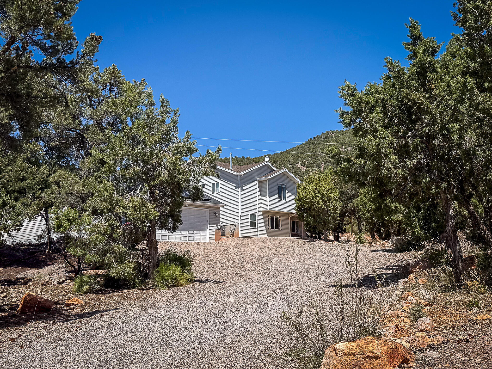 425 East Mule Deer Road Central, UT 84722 - Photo 5 of 72 house