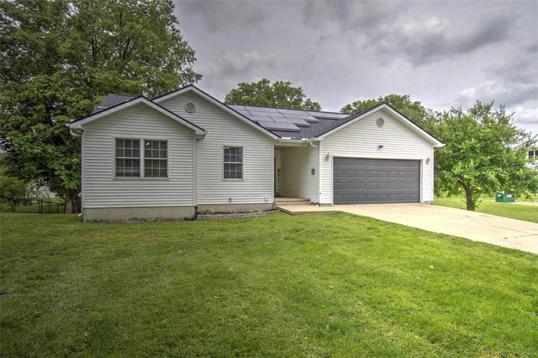 420 Elm Street Mount Zion, IL 62549 - Photo 2 of 28