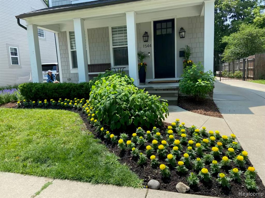 1544 Ruffner Avenue Birmingham, MI 48009 - Photo 3 of 50