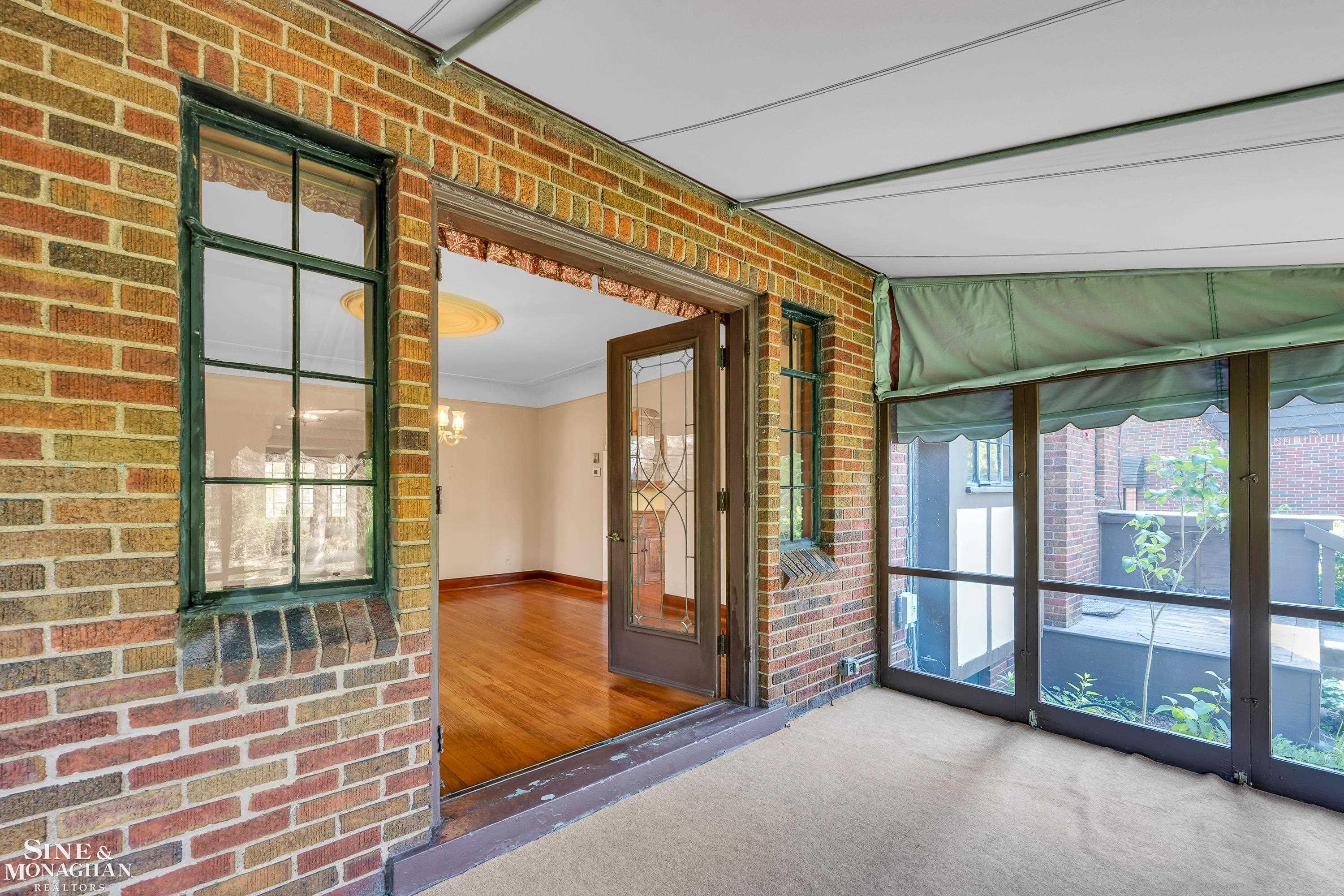 1363 Yorkshire Road Grosse Pointe, MI 48230 - Photo 23 of 67 50154348-489b35d4-4635-4357-ac96-404863ec4d8a.JPG