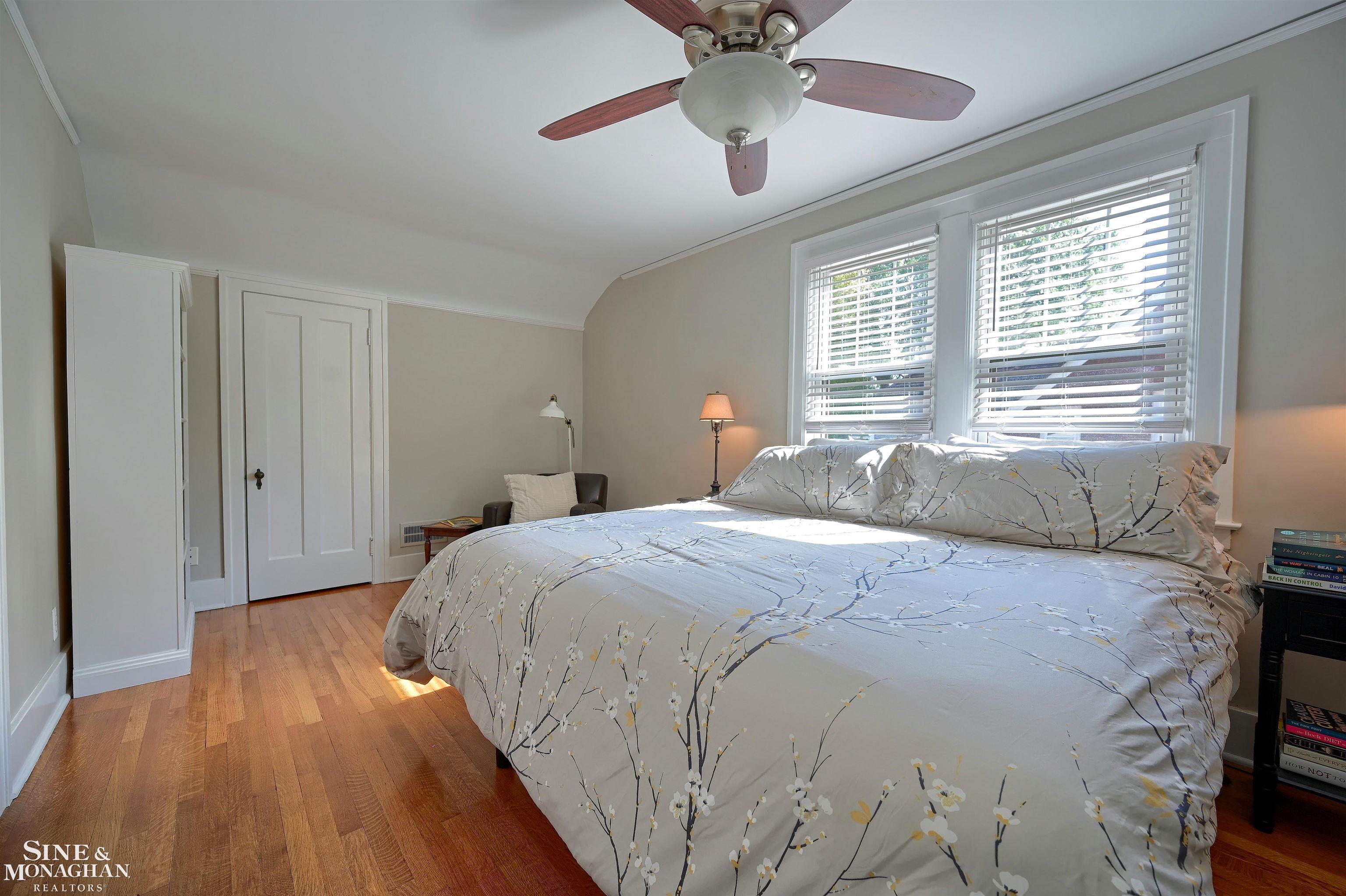 866 Barrington Road Grosse Pointe, MI 48230 - Photo 20 of 46 50105698-22.JPG