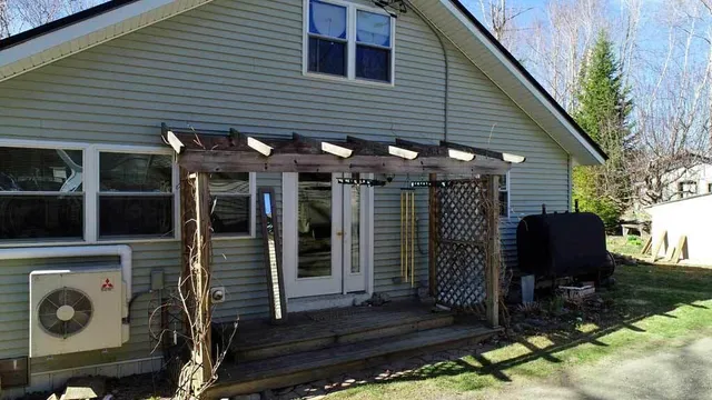 $139,500 | 242 Crescent Park Road, New Limerick, ME 04761