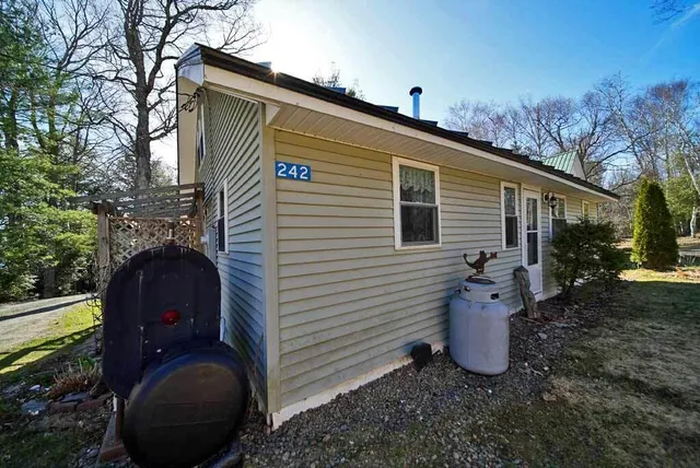 $139,500 | 242 Crescent Park Road, New Limerick, ME 04761