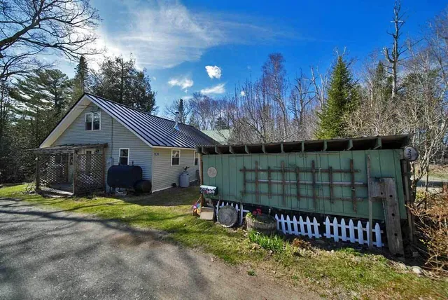 $139,500 | 242 Crescent Park Road, New Limerick, ME 04761
