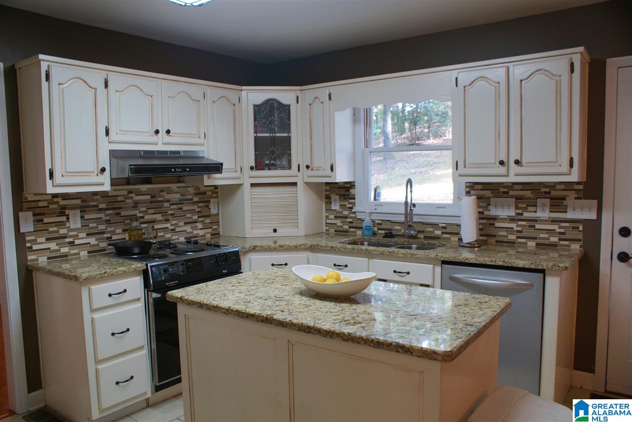 758 County Road 72 Pelham, AL 35124 - Photo 15 of 40