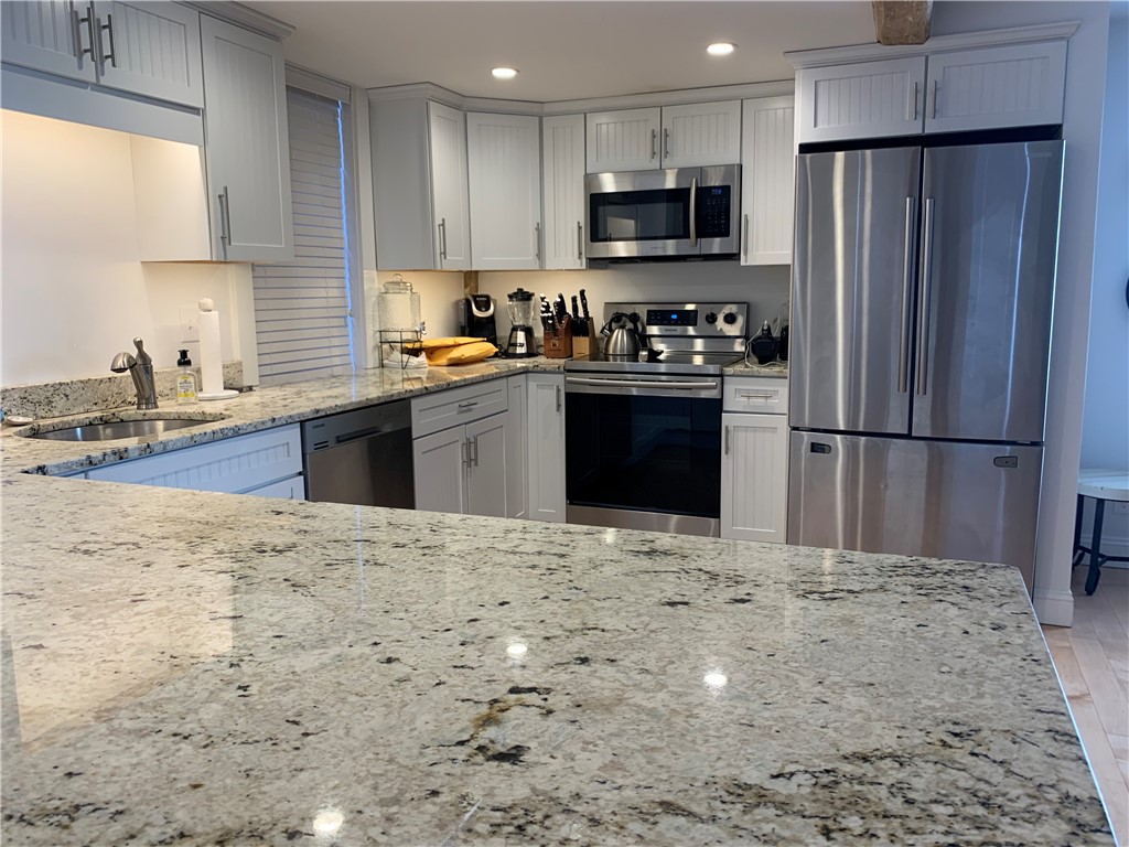 5 Division Street Newport, RI 02840 - Photo 5 of 28