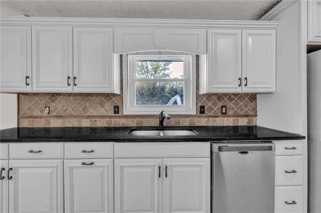 318 Tyrone Road Fayetteville, GA 30214 - Photo 12 of 49